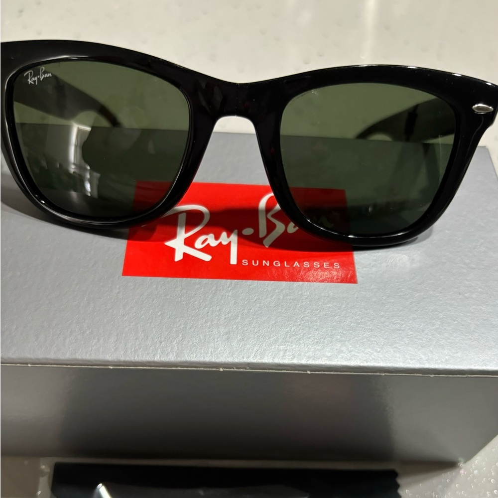 Ray Ban Folding Wayfarer Authentic Sunglasses Bla… - image 2